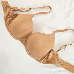 Victoria's secret bras sz 32DD color tan in excellent condition wires